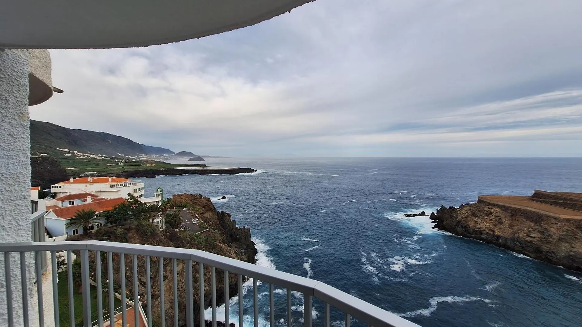 Monis Atlantic Terrace location